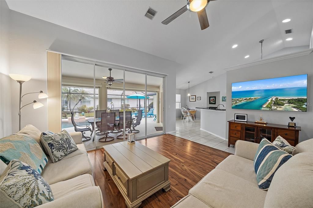 Dining room, Interior, Living room, Pendant Lights, Recessed Lighting, Wood Texture Flooring