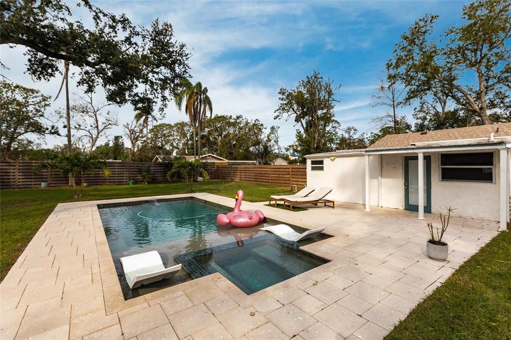 Exterior, Pool