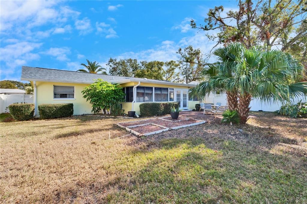 Backyard, Exterior