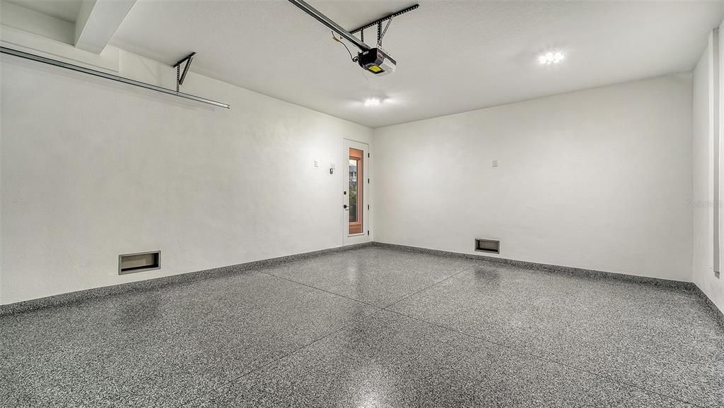 Garage, Interior