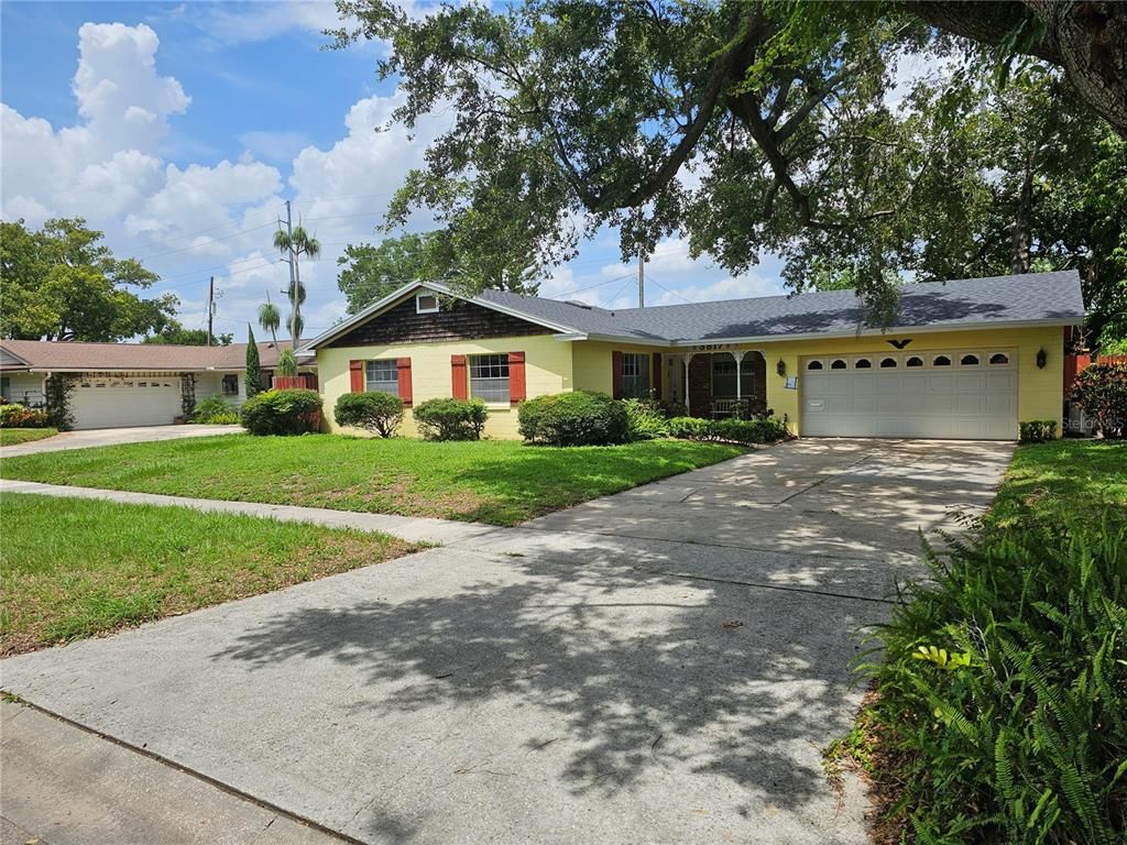 Attached, Exterior, Facade, Ranch