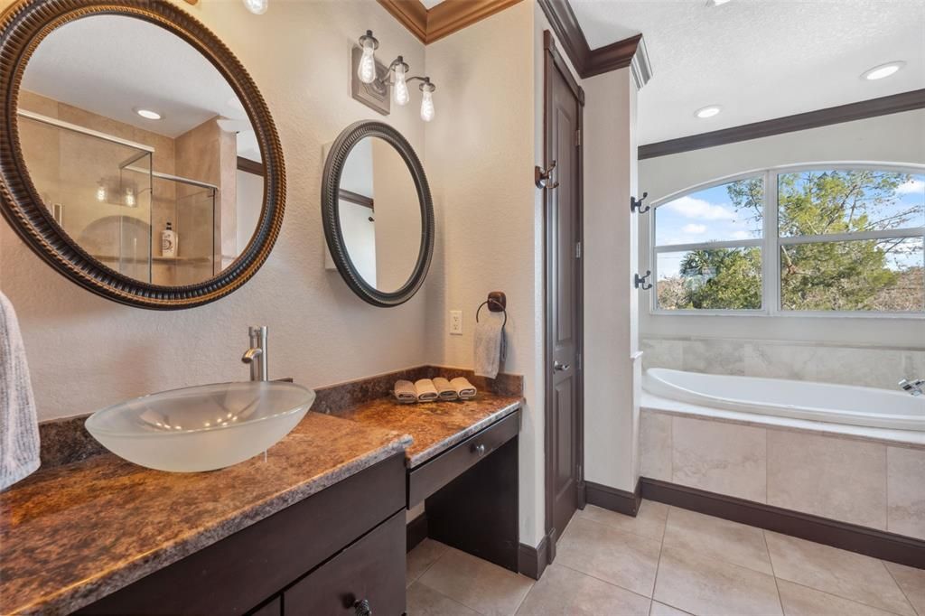 Bathroom, Dual Sink Vanities, Interior, Recessed Lighting