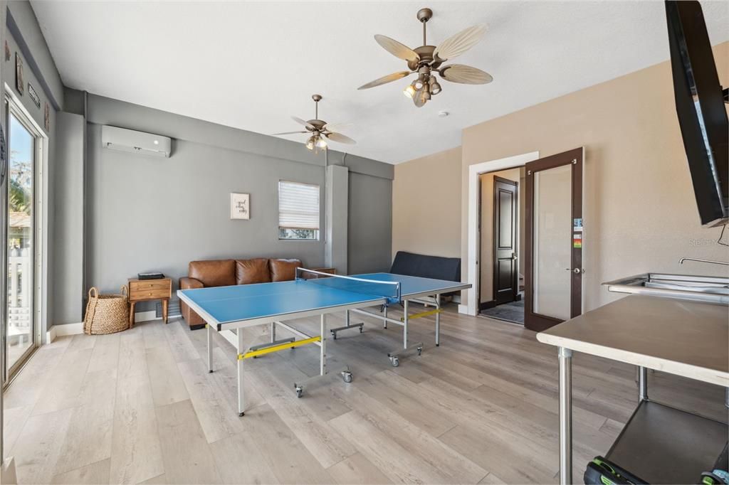 Game Room, Interior, Wood Texture Flooring