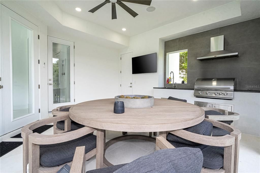 Dining room, Interior, Recessed Lighting