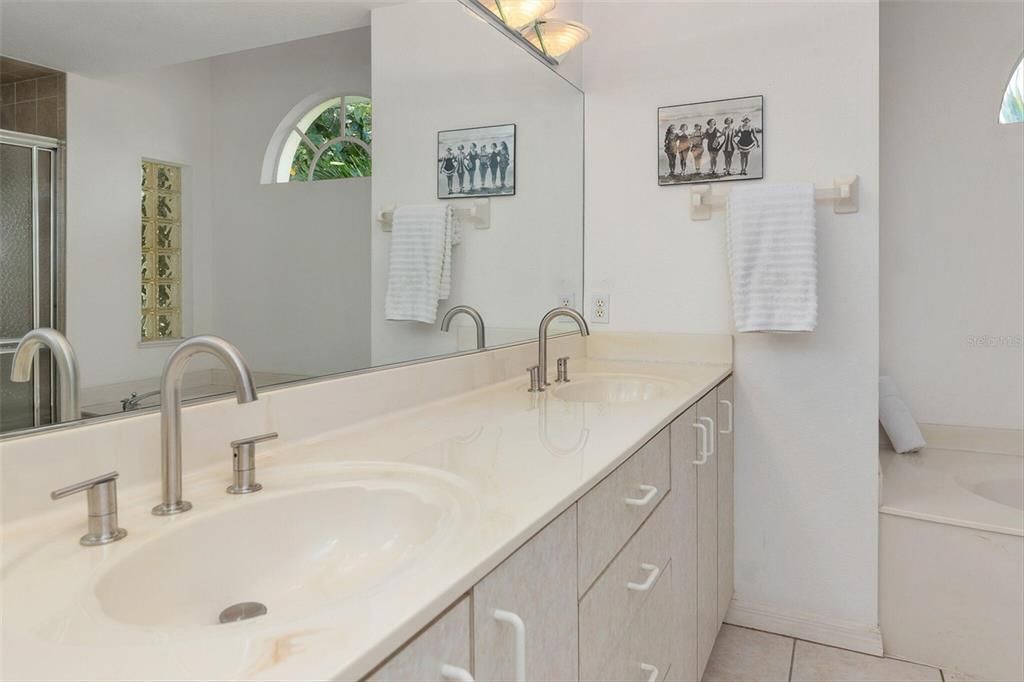 Bathroom, Dual Sink Vanities, Interior