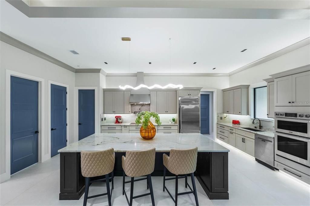 Interior, Kitchen, Pendant Lights, Recessed Lighting, Stainless Steel Appliances