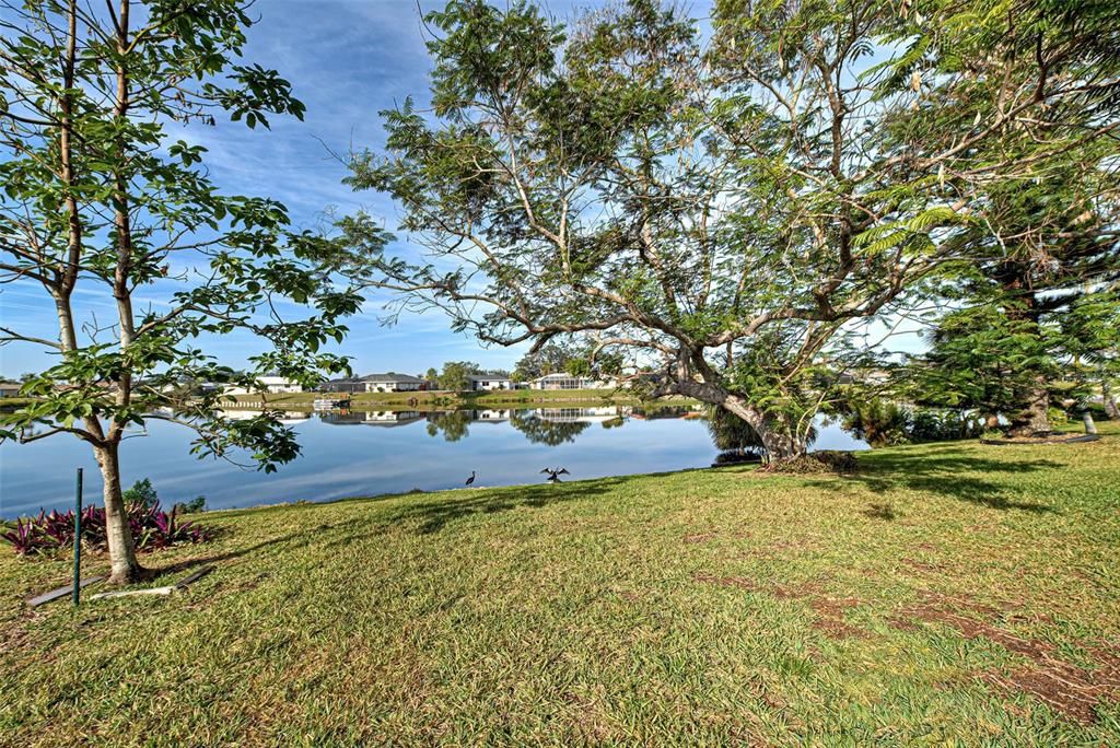 Exterior, Lake
