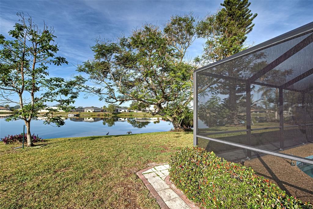 Exterior, Lake