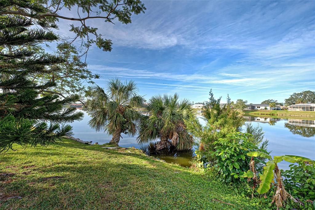 Exterior, Lake