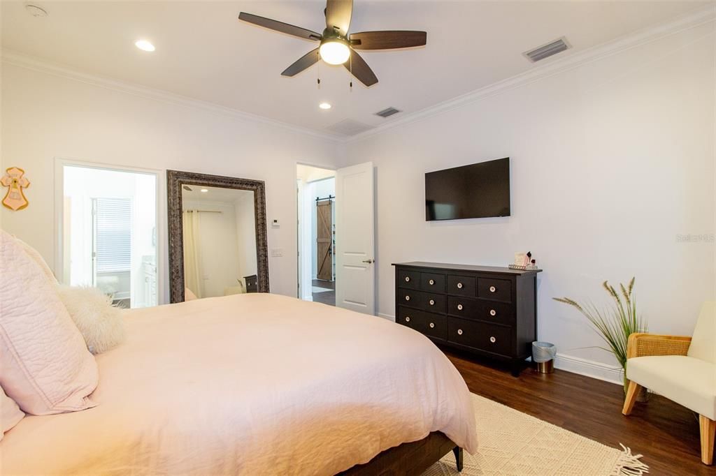 Bedroom, Interior, Recessed Lighting, Wood Texture Flooring