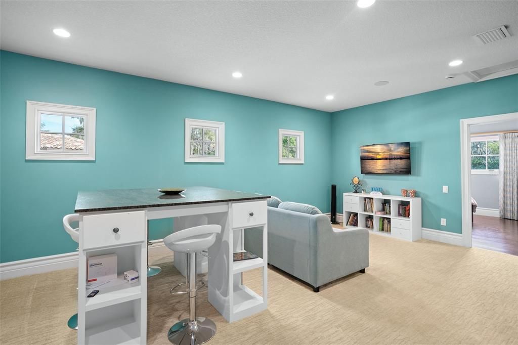 Interior, Recessed Lighting, Wood Texture Flooring