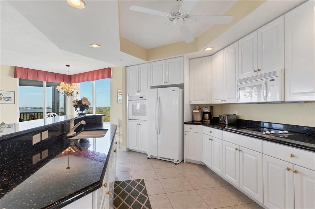 Chandelier, Dining room, Interior, Kitchen, Recessed Lighting