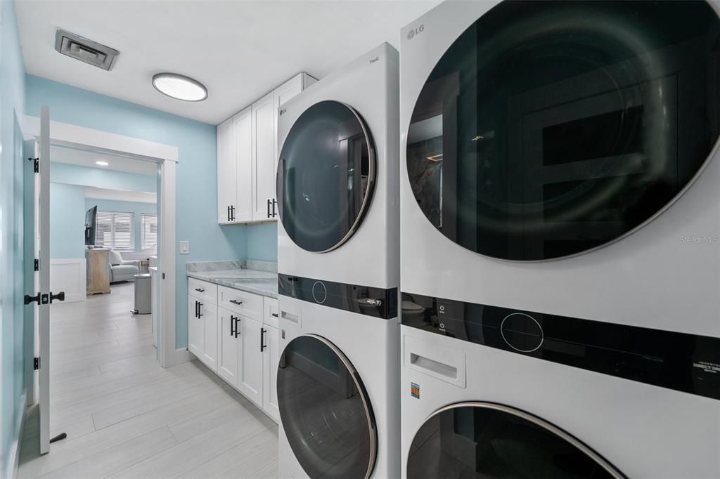 Interior, Recessed Lighting, Utility Closets, Washer, Wood Texture Flooring