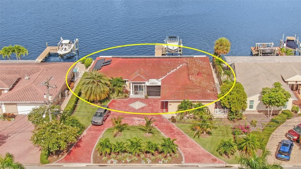 Exterior, Drone