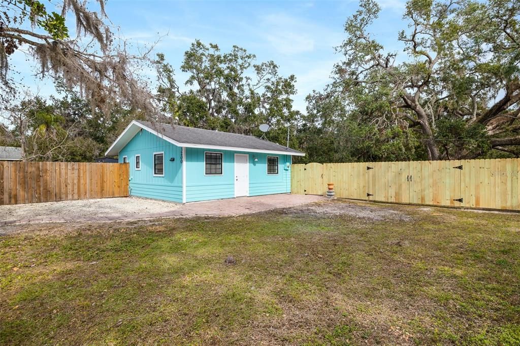 Backyard, Exterior