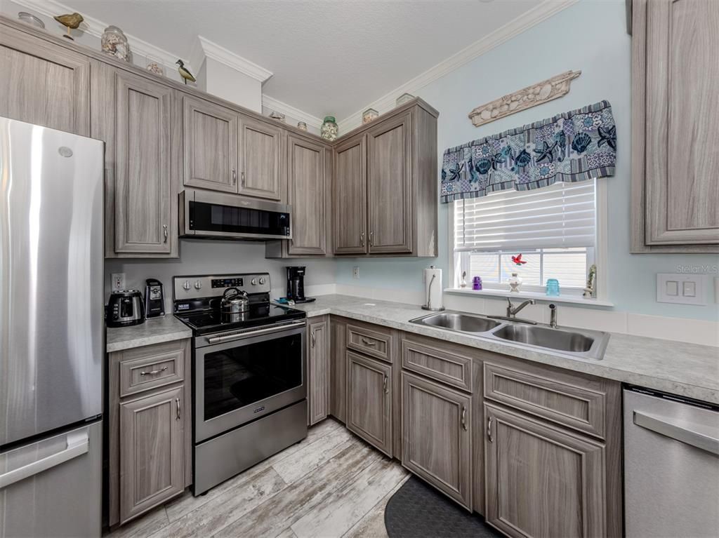 Interior, Kitchen, Stainless Steel Appliances, Wood Texture Flooring