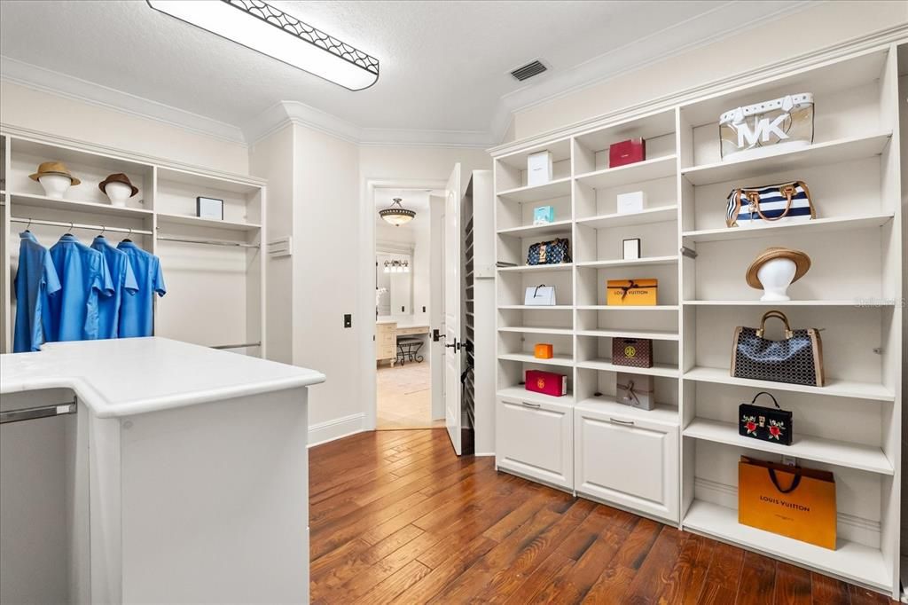 Interior, Walk-in Closets, Wood Texture Flooring