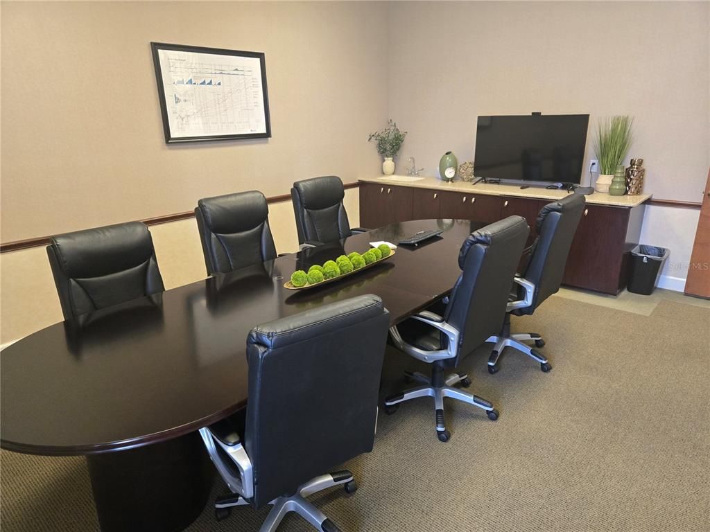 Home Office, Interior