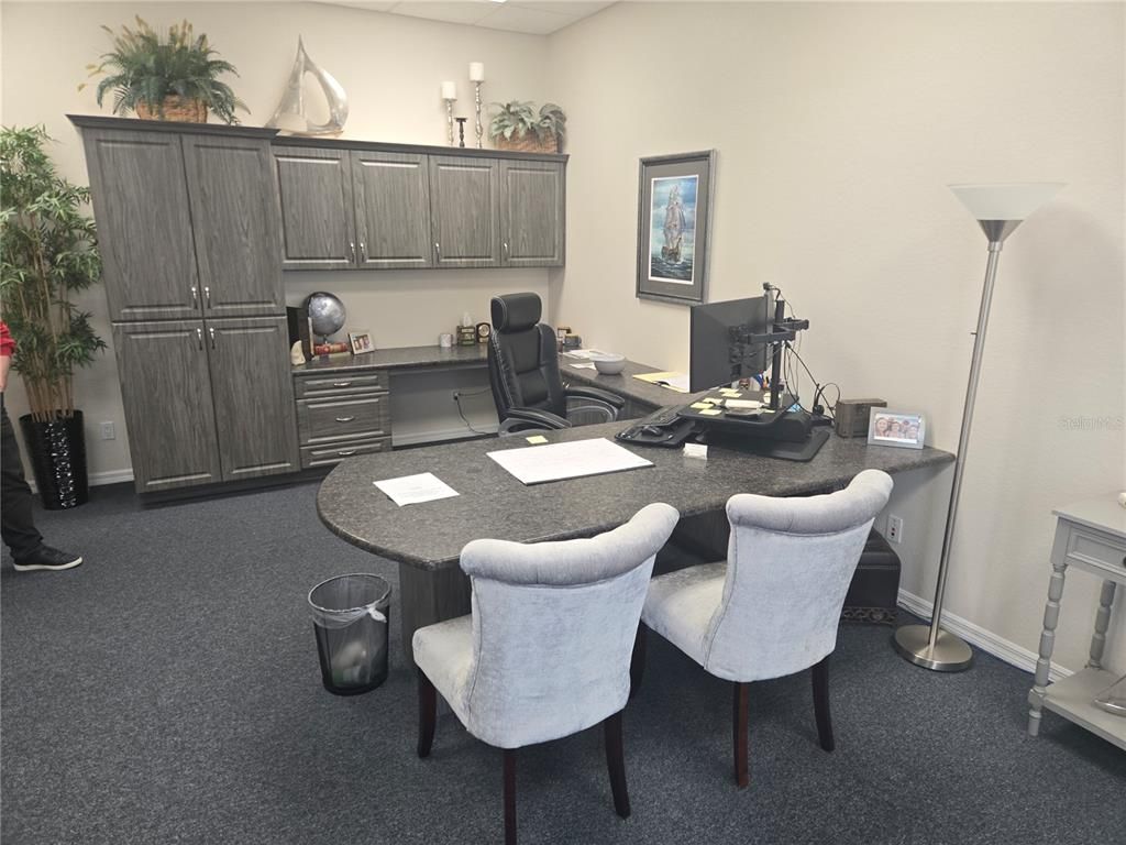 Home Office, Interior