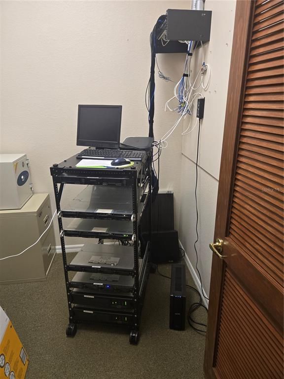 Home Office, Interior