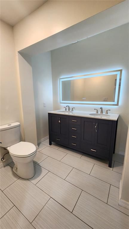 Bathroom, Dual Sink Vanities, Interior