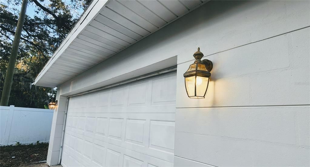 Detached Garage, Exterior