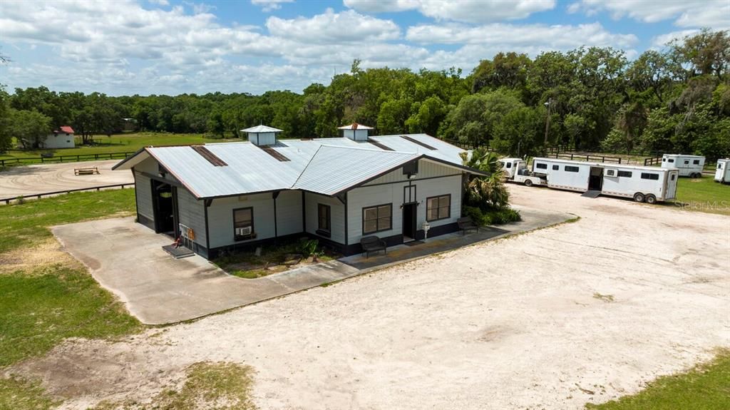 Exterior, Drone