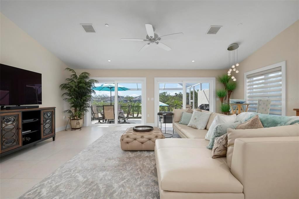 Dining room, Interior, Living room, Pendant Lights, Recessed Lighting
