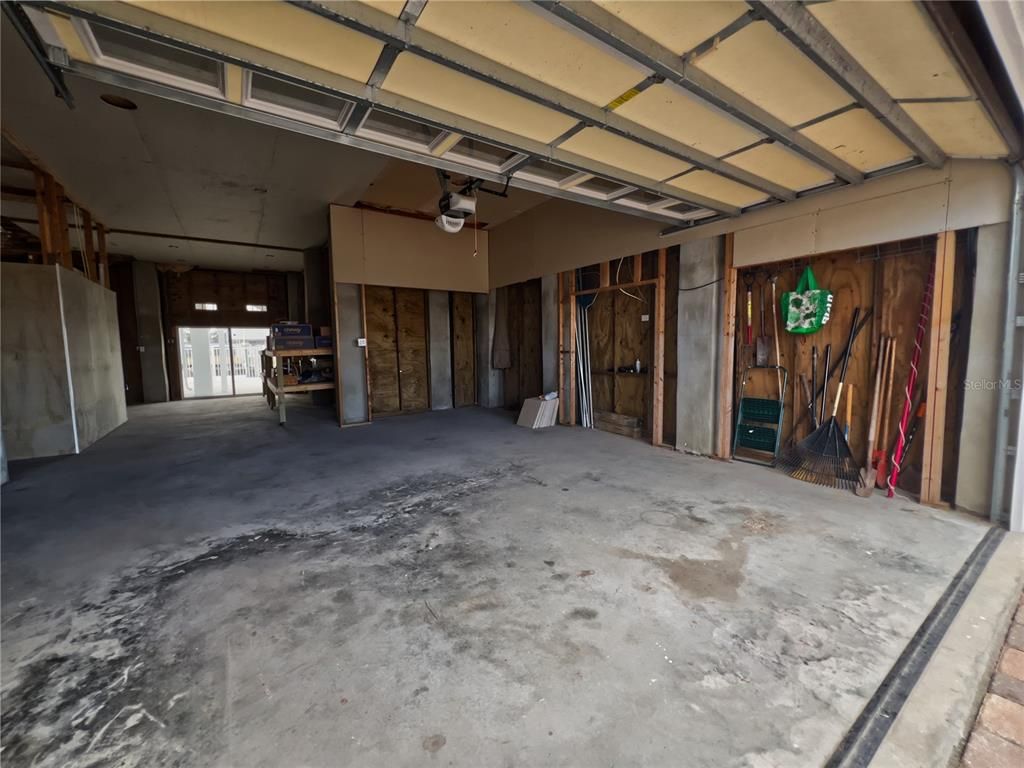Garage, Interior