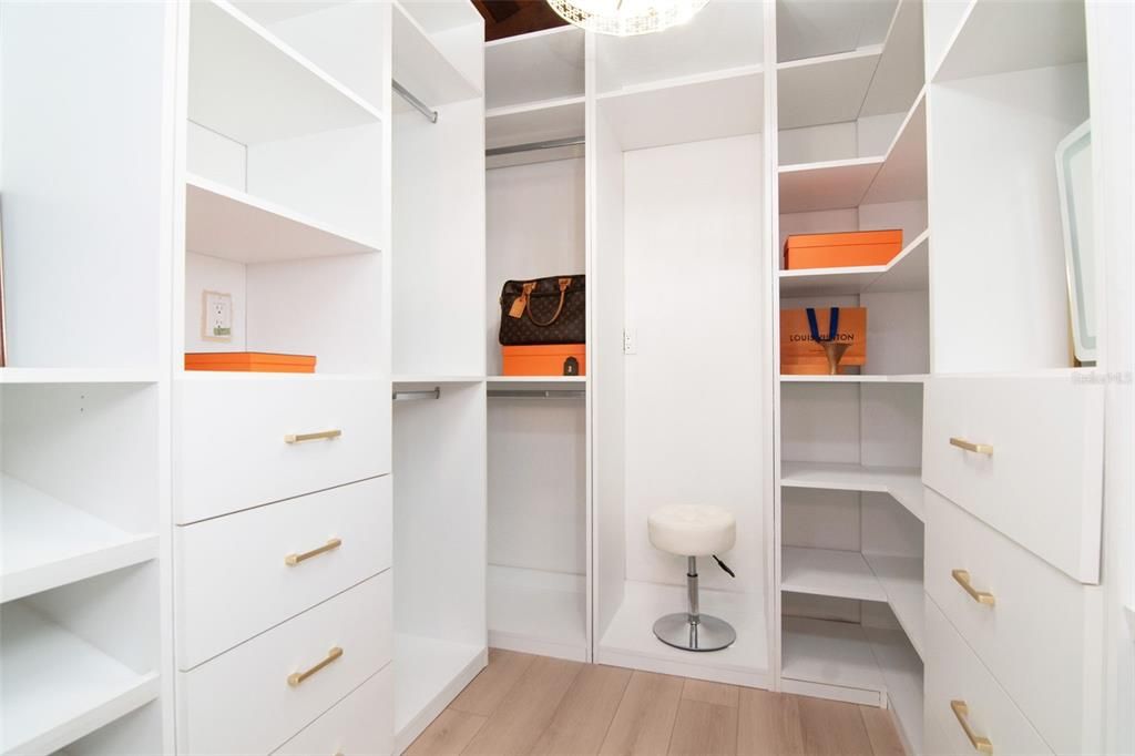 Interior, Walk-in Closets, Wood Texture Flooring