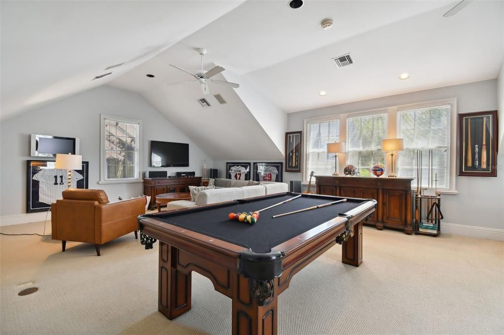 Billiard Table, Game Room, Interior, Living room, Recessed Lighting