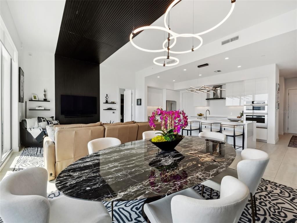 Dining room, Interior, Kitchen, Pendant Lights, Recessed Lighting, Stainless Steel Appliances