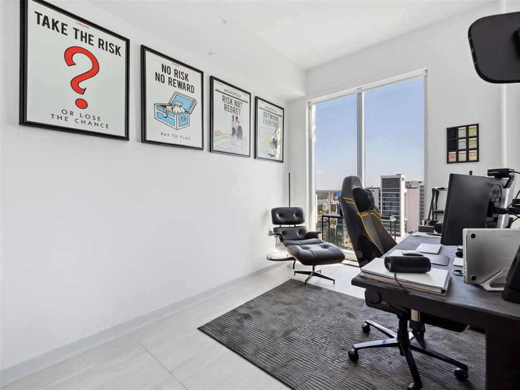 Home Office, Interior