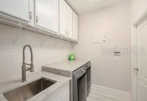 Interior, Washer, Wood Texture Flooring