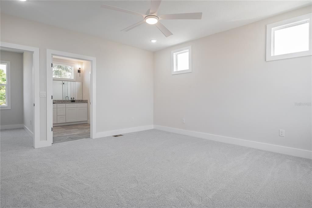 Bathroom, Empty room, Interior, Recessed Lighting