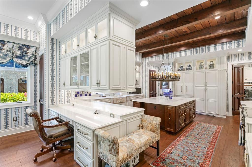 Chandelier, Interior, Kitchen, Pendant Lights, Recessed Lighting, Wooden Beams, Wooden Ceilings, Wood Texture Flooring