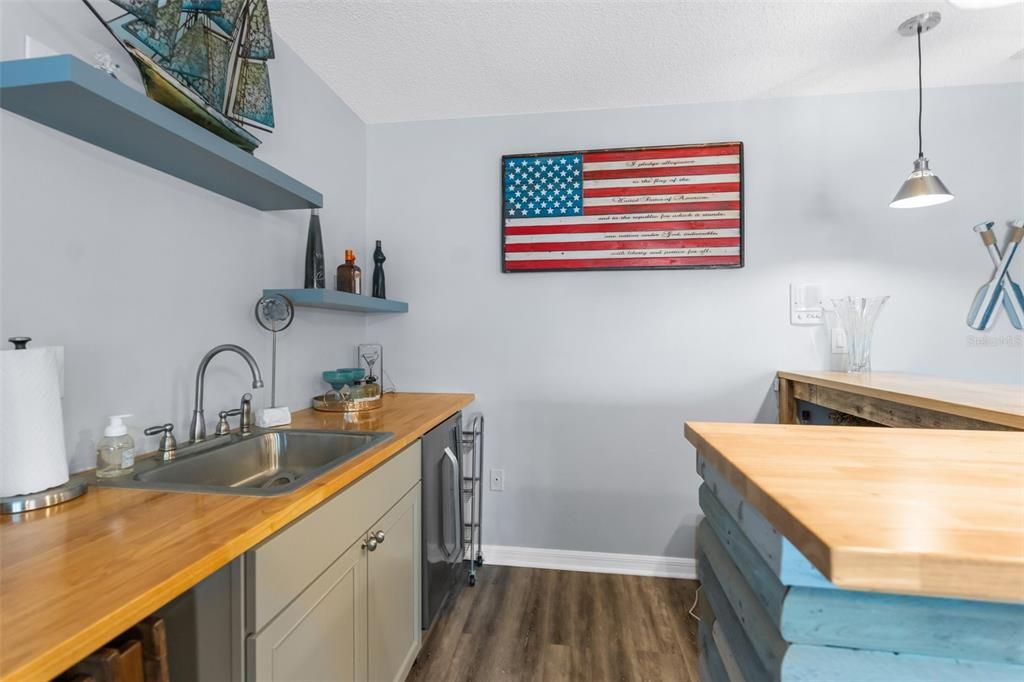 Interior, Kitchen, Pendant Lights, Wood Texture Flooring