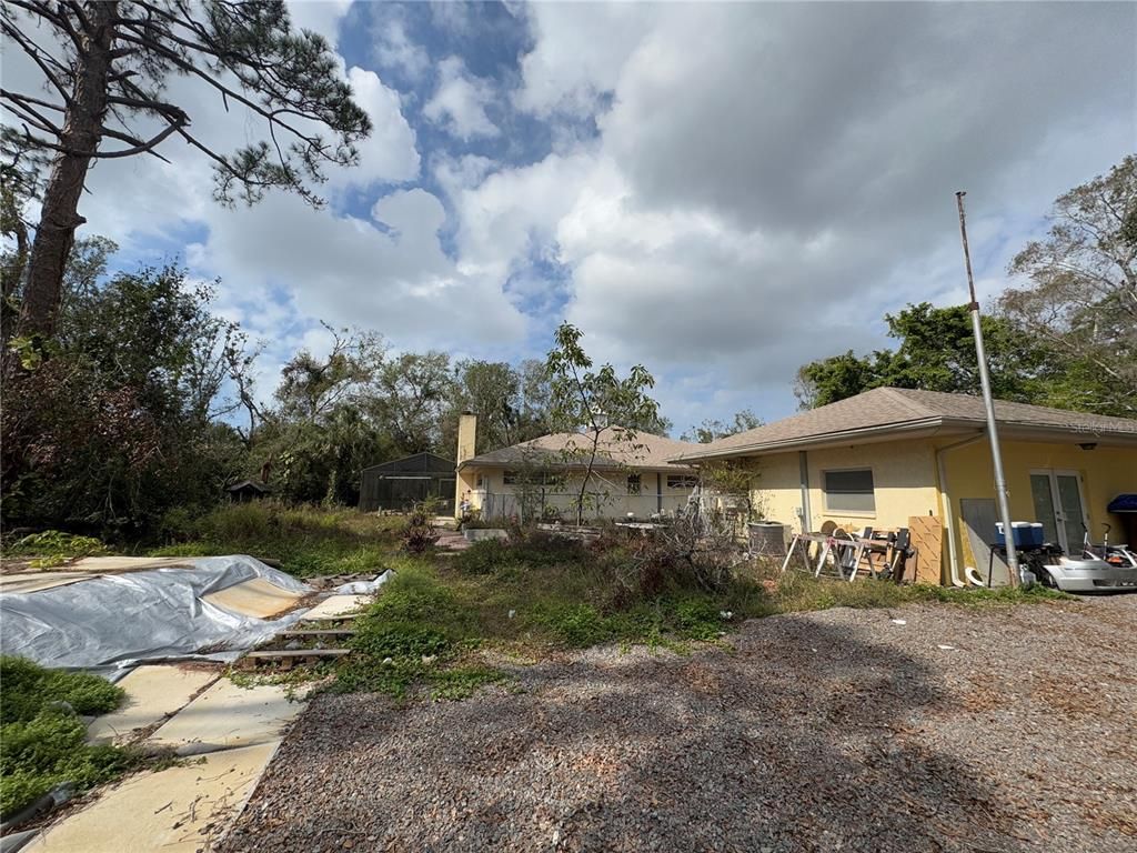 Backyard, Exterior