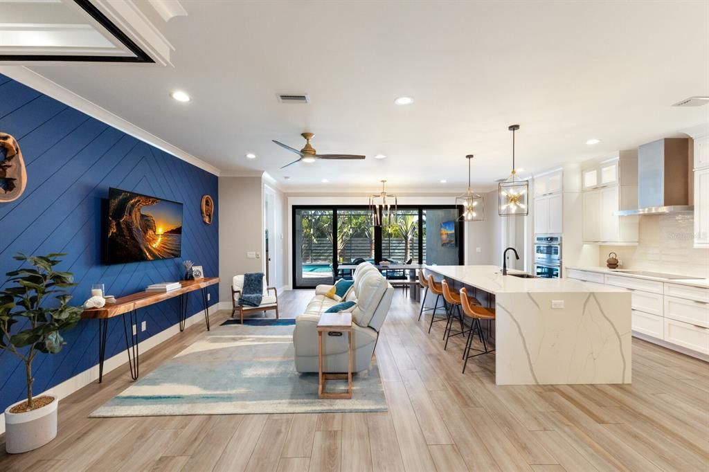 Dining room, Interior, Kitchen, Pendant Lights, Recessed Lighting, Wood Texture Flooring