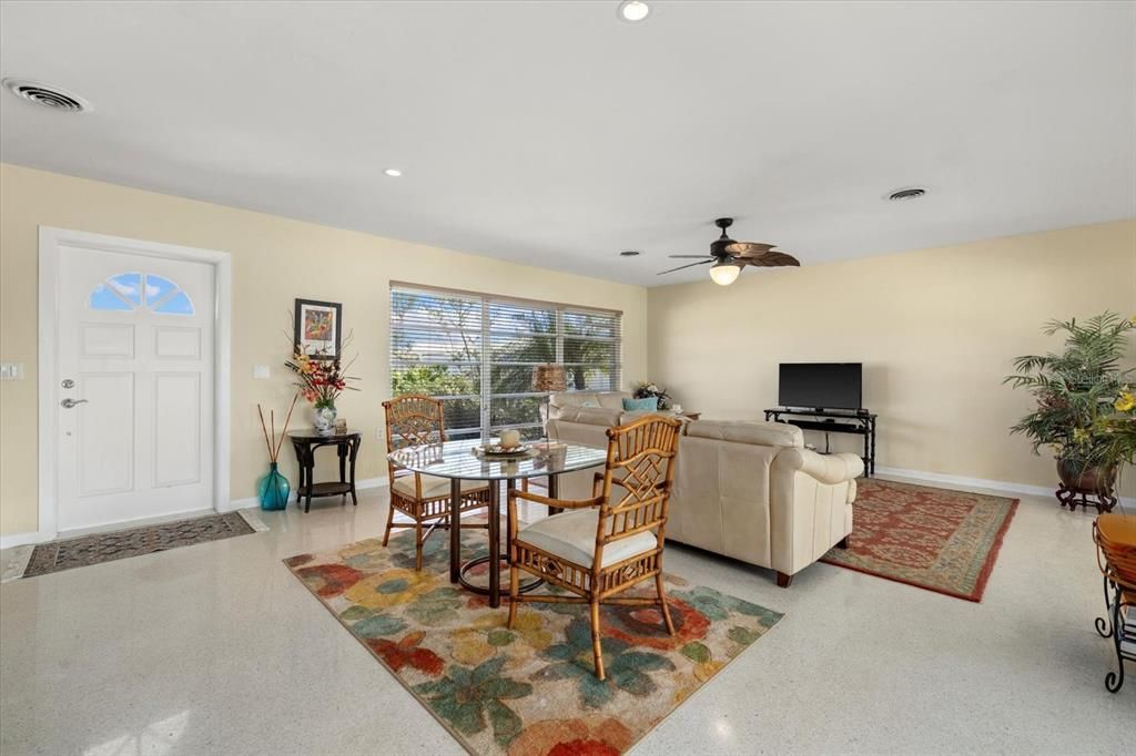 Dining room, Interior, Living room, Recessed Lighting