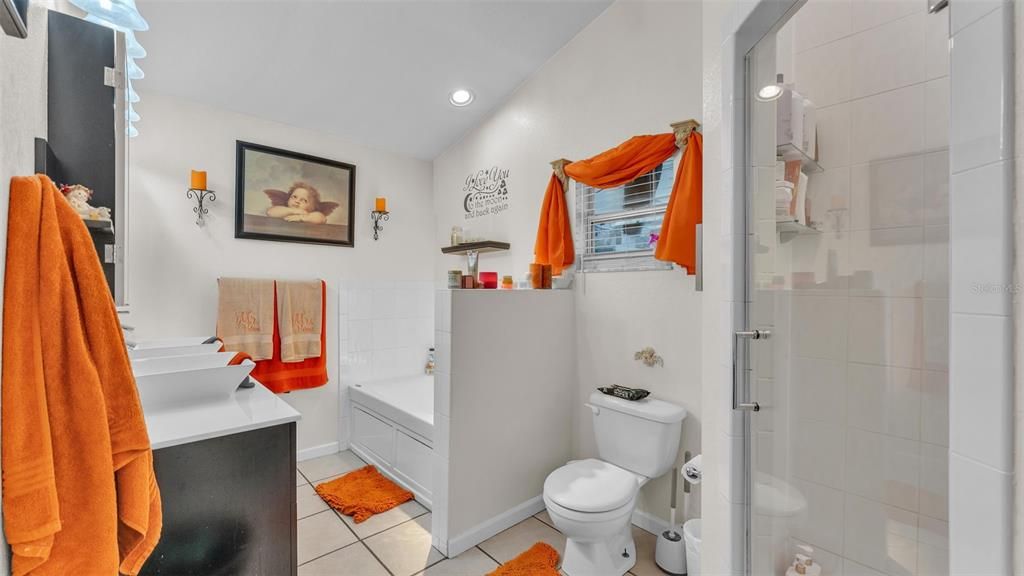 Bathroom, Interior, Recessed Lighting