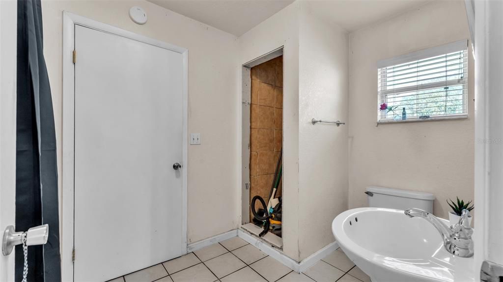 Bathroom, Interior