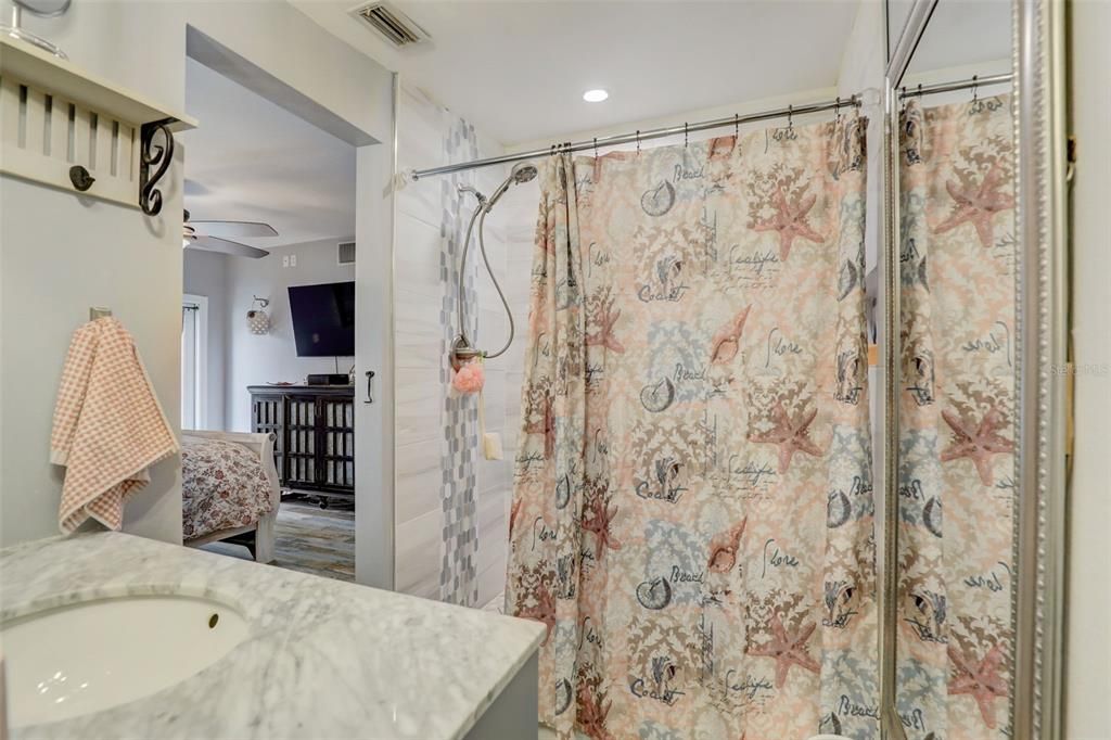 Bathroom, Interior, Recessed Lighting