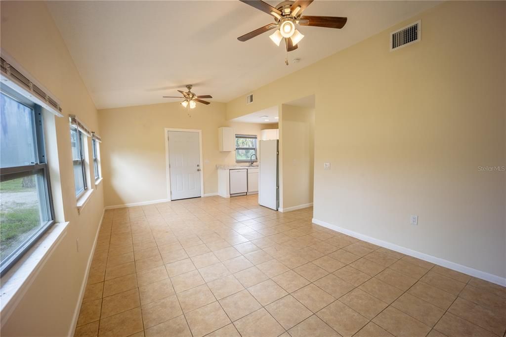Empty room, Interior, Recessed Lighting