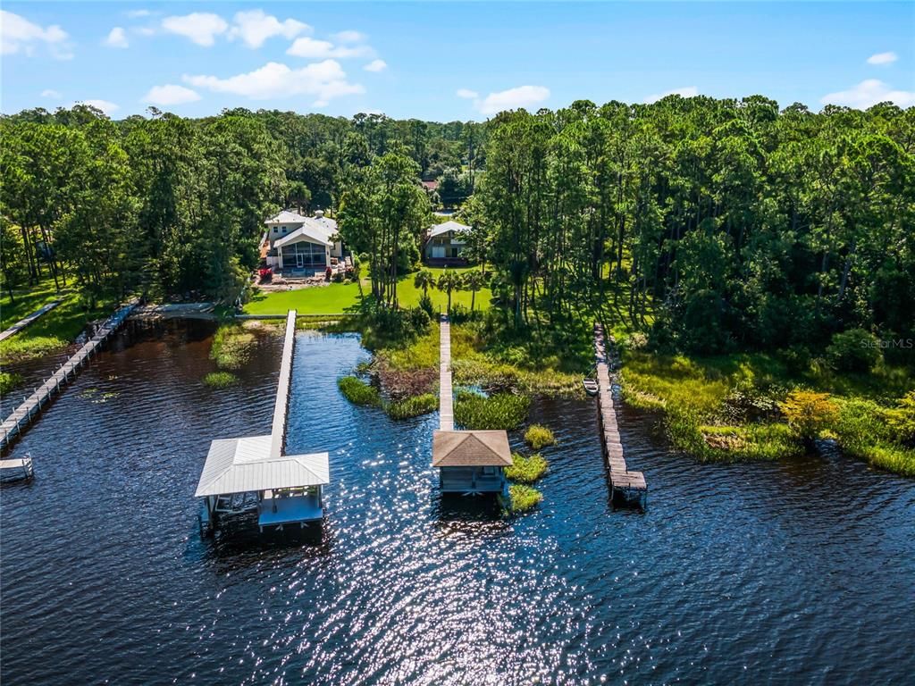 Exterior, Lake