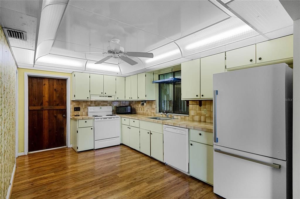 Interior, Kitchen, Wood Texture Flooring