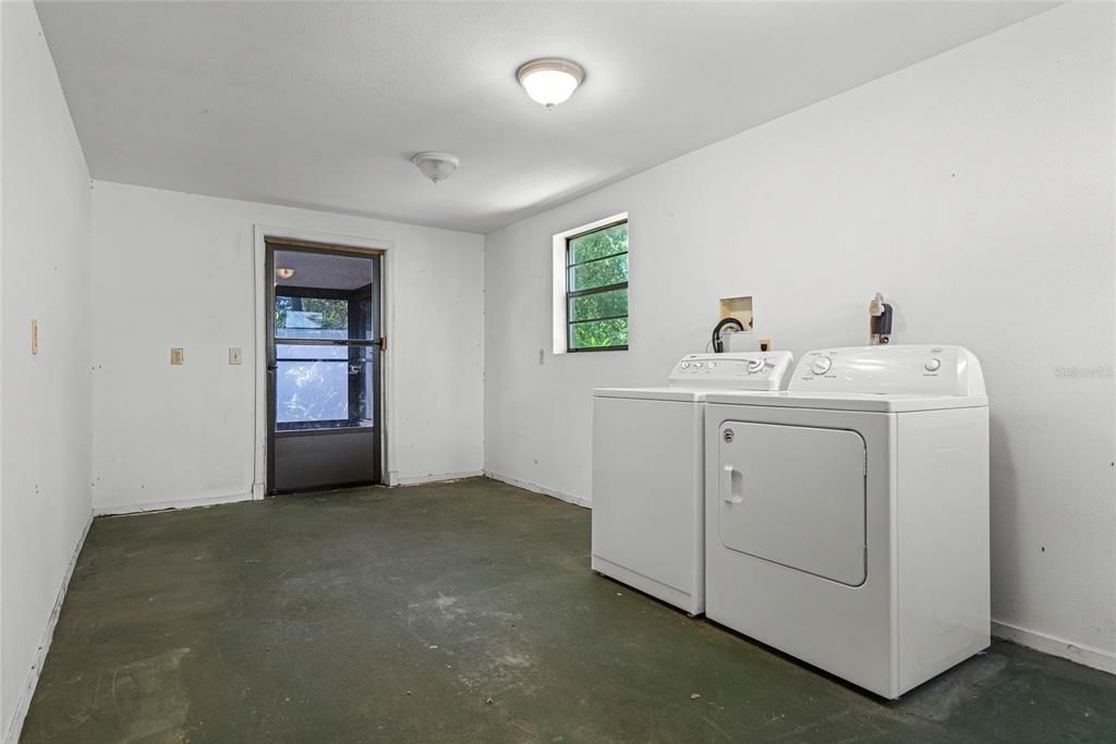 Interior, Washer