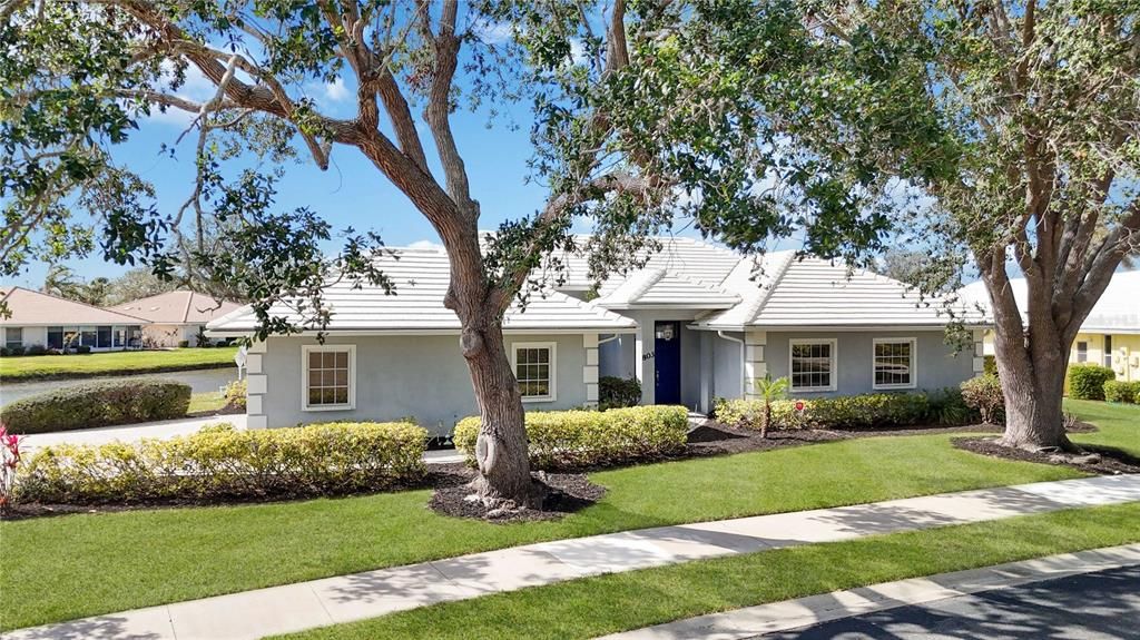 Exterior, Facade, Ranch