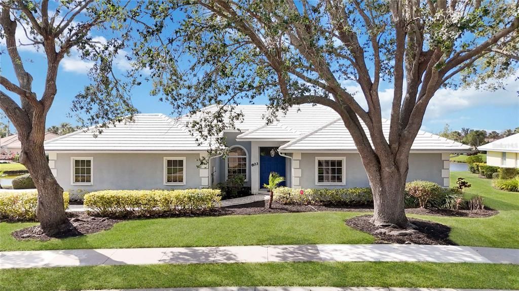 Backyard, Exterior, Facade, Ranch