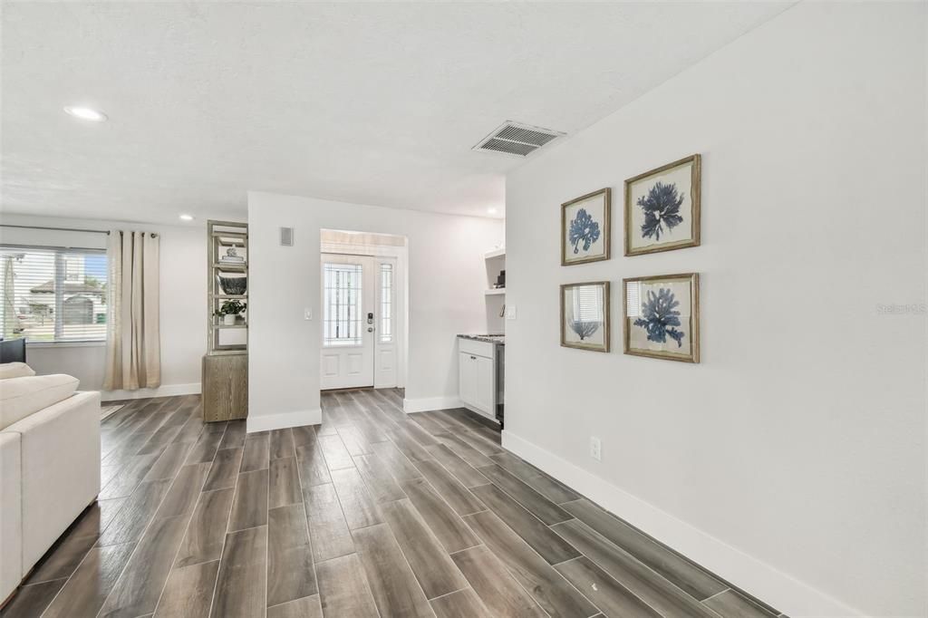 Interior, Recessed Lighting, Wood Texture Flooring